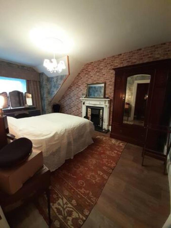 The Attic Apartment At Number 54 Ilfracombe Exterior photo